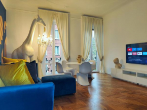 Luxury Apartment 2 bedrooms and 2 baths in Milan downtown with AC, WiFi, Subway